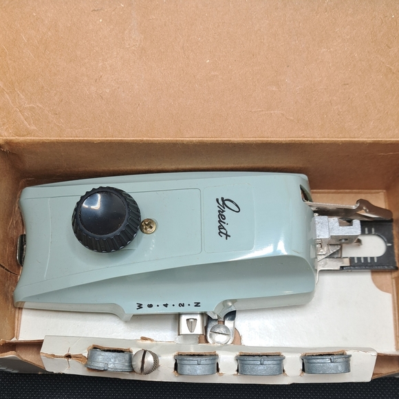 Vintage Greist The Buttonholer Automatic #6 Stitch - Picture 2 of 8